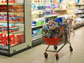 Los ciudadanos prefieren las grandes superficies frente al comercio minoritario