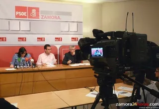 Los socialistas consideran “incendiario” que Alberto Castro “acuse” del fuego de Castromil "a los vecinos"