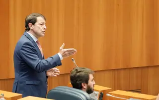 Alfonso Fernández Mañueco en el Pleno de las Cortes. ICAL