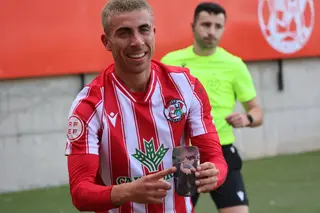 Rufo Lucero celebra el gol ante el Andorra. Archivo | Carlos G. Rodríguez