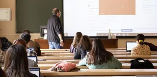 Clase universitaria.Archivo