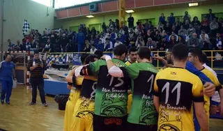 La afición benaventana goleó en los graderíos