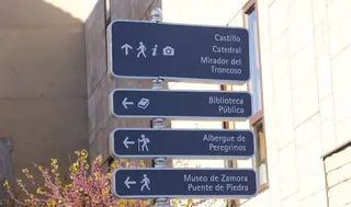 La renovación de la señalización turística de la ciudad, en marcha