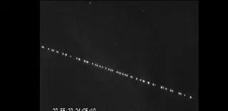¿Qué son las 'misteriosas' luces en hilera en el cielo que avistaron muchos zamoranos anoche?