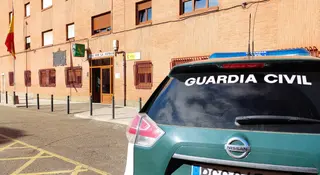 Coche de la Guardia Civil en Benavente