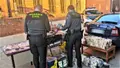 Imagen de los alimentos y las bebidas incautadas por la Guardia Civil