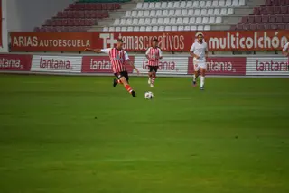Un lance del partido ante la Cultural en Copa RFEF