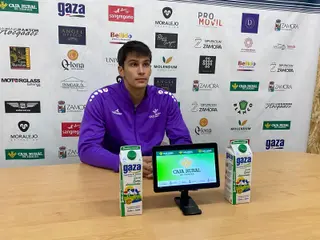 Pau Ortega durante la previa del partido frente al BM Pinto