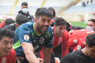 Jon Villanueva, celebrando un ascenso con el Zamora CF