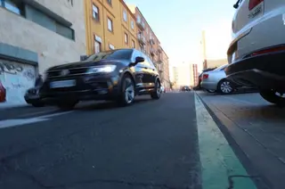 Calle trafico coches ciudad