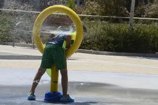 Un niño juega en un parque. - Rosa Veiga - Europa Press - Archivo