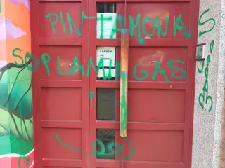 Pintadas vandálicas en el PSOE de Zamora