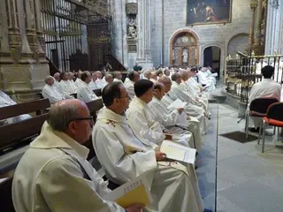 Numerosos laicos y consagrados acuden la Misa Crismal oficiada por el Obispo