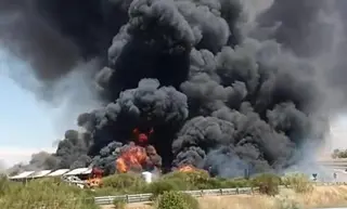 Incendio en una planta de tratamiento de residuos de Roales