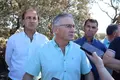Joaquín Antonio Pino (consejero), Lorenzo Rivera (COAG) y Antonio Medina (ASAJA) en la zona afectada por el incendio