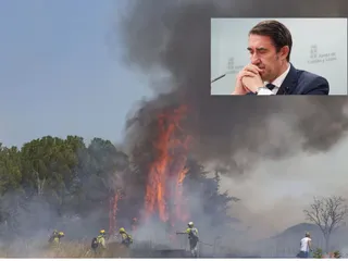 Los bomberos forestales exigen la dimisión de Quiñones por su “negligencia” en los incendios: “Es una tragedia humana y ambiental”