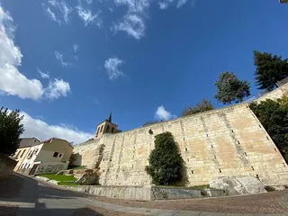 Sol y algunas nubes. Archivo