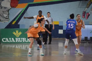 Instante del encuentro entre el CD Zamarat y el CB Santfeliuenc | S.R