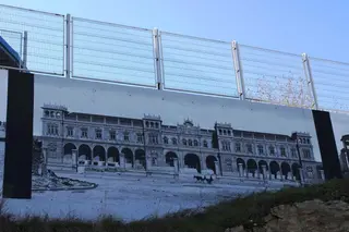 Mural con motivos ferroviarios en Zamora