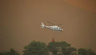 Labores de extinción en el incendio de Monsagro. Foto: Salamanca24horas