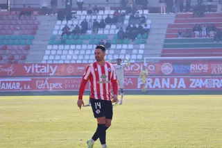 Kike Márquez en el encuentro entre el Zamora CF y Osasuna Promesas