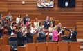 El candidato ‘popular’ recibe el aplauso de su grupo- Rubén Cacho – ICAL