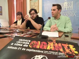 El fuego protagoniza 'Zamora cercada a vista de gigante'