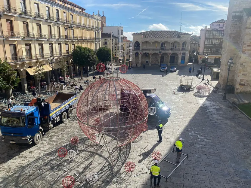 Iluminación navideña en la Plaza Mayor