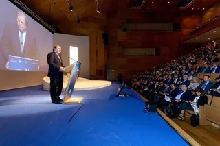 El presidente de la Junta incita a los empresarios a “avanzar en la búsqueda de instrumentos alternativos” de financiación