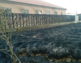 Dos hombres, heridos de gravedad en un incendio en Vega de Villalobos
