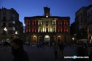 Plaza Mayor Ayuntamiento Día de la Hispanidad
