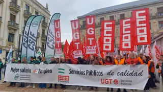 Los sindicatos exigen que se abra la negociación colectiva y amenazan con más movilizaciones y una huelga general
