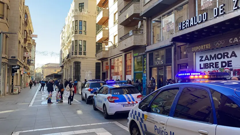 Patrulla de la Policía en Santa Clara