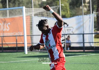 Luis Rivas celebra el gol ante el Ourense | ZCF