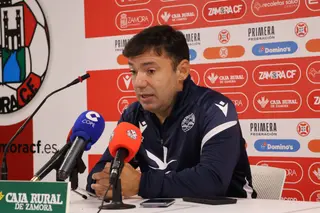Rai Rosa, En Rueda De Prensa