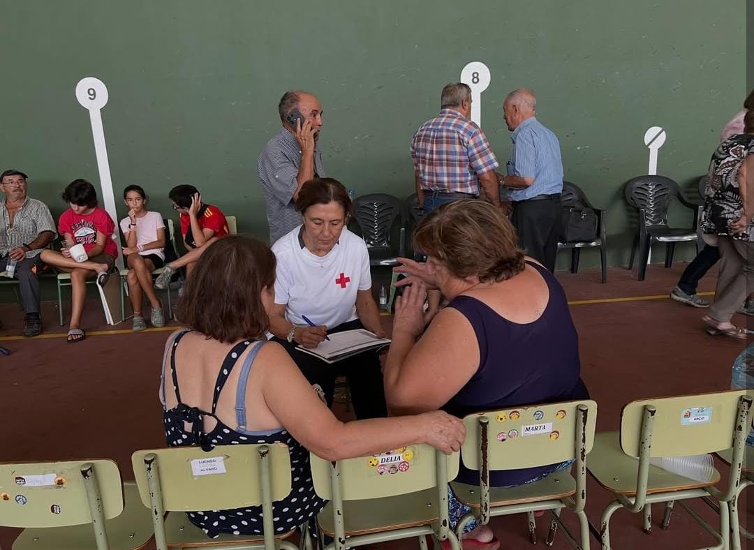 Desalojados Por El Incendio De Fermoselle En El Pabell&oacute;n De Bermillo, Convertido En Albergue (2)