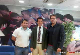 El Balonmano Zamora lima asperezas con el área de deportes de la Junta