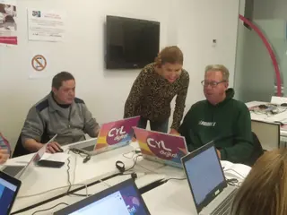 Clara San Damián visita el Espacio Digital