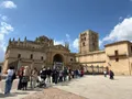 Colas en la Plaza de la Catedral para disfrutar de Las Edades del Hombre antes de su cierre / María Lorenzo