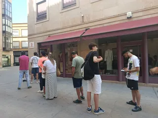 Cola en la tienda del Zmaora CF para adquirir entradas para el playoff