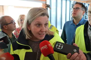 Isabel Blanco atendiendo a los medios este jueves