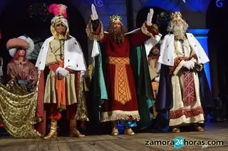 Los Reyes Magos traen la ilusión a Zamora
