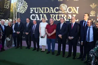 Autoridades invitadas posando momentos antes del comienzo de la gala