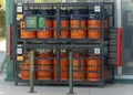      Bombonas de butano en una gasolinera. Eduardo Parra. Europa Press. Archivo