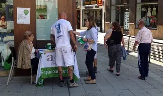 La AECC Zamora atendió a 559 personas con cáncer durante 2016