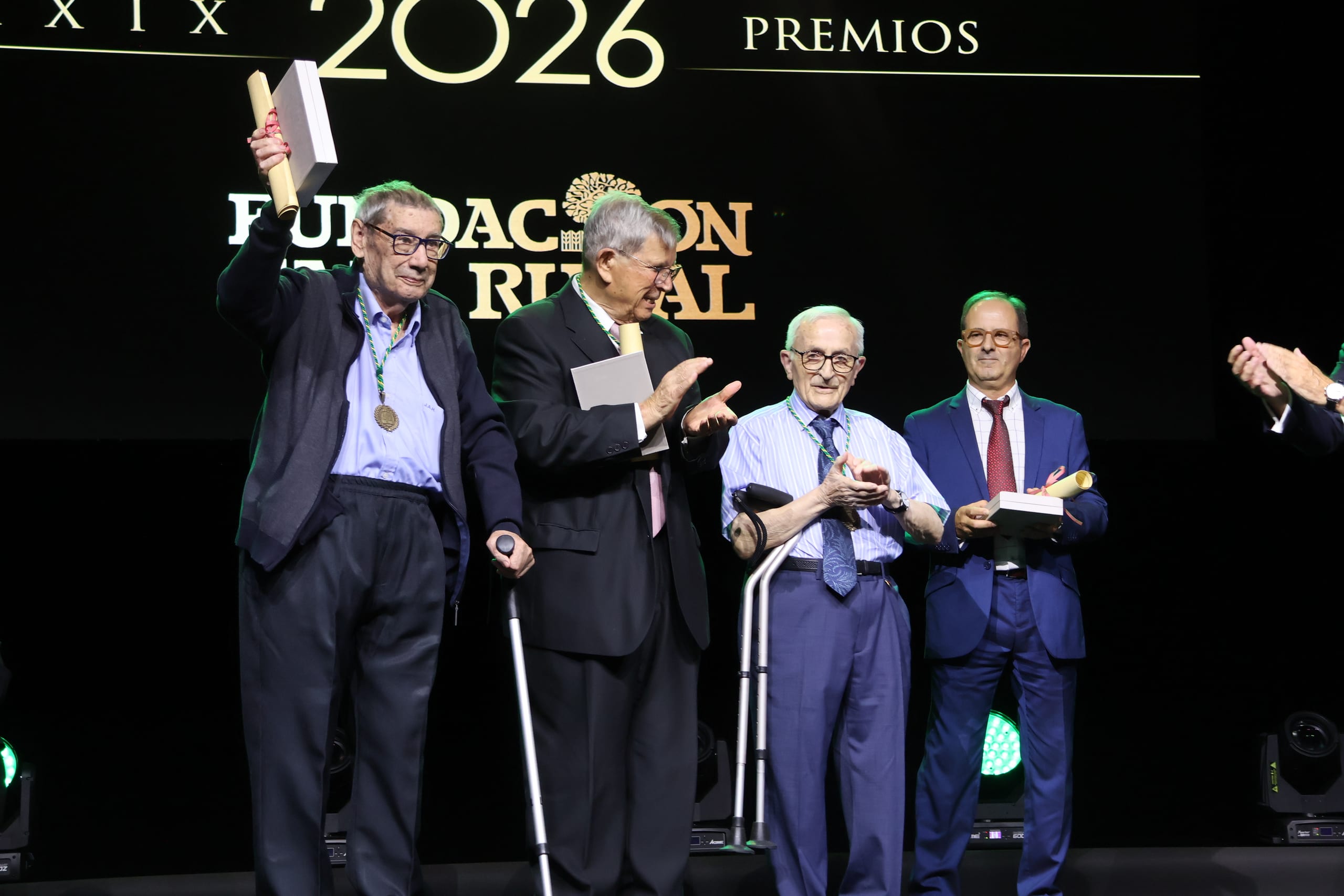 Andr&eacute;s, Juan Antonio y Anselmo recibiendo los Premios a la Vida Empresarial