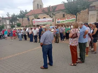 Concentración en faramontanos contra las macrogranjas (1)