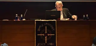 La Hermandad de la Tercera Caída homenajea a Quintín de Torres Berástegui
