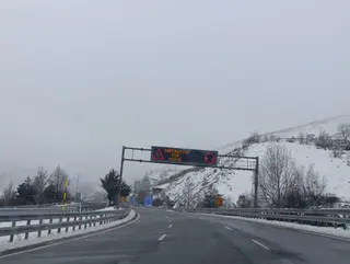 Autovía A 52 en nivel verde afectada por nieve