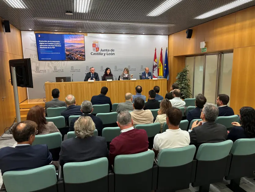 Ponencia De La Mesa De Las Telecomunicaciones Y La Digitalización